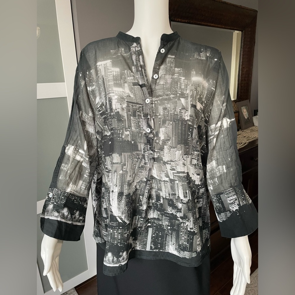 Vintage Max Volmáry Manhattan NY Cityscape Blouse
